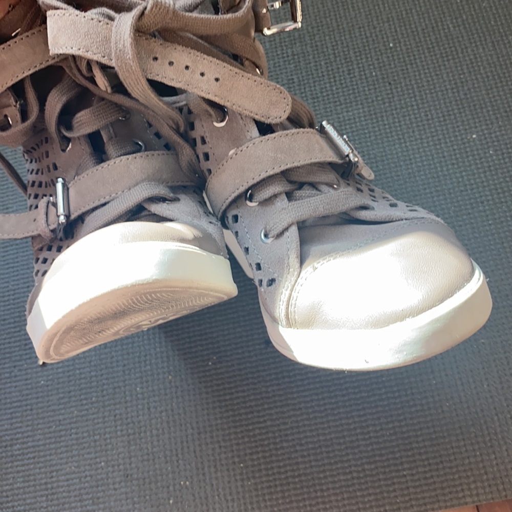 Michael Kors leather lace up and tie ankle boots - Picture 8 of 11